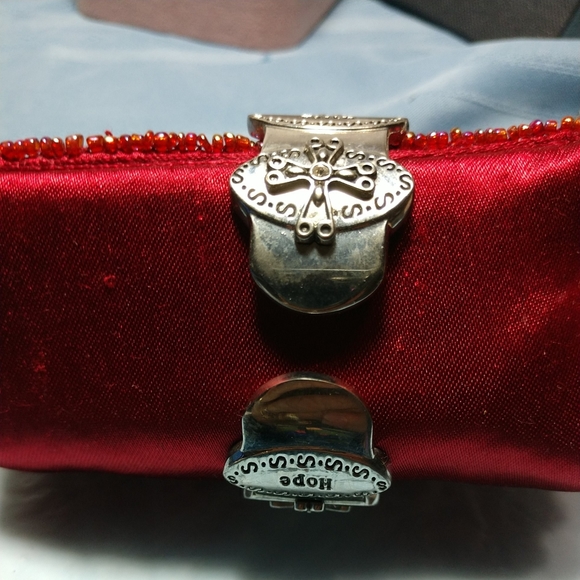 Vintage Cuff Bezel Quartz Silver Watch Oval Face With Faith Hope Love on Band - Picture 4 of 15